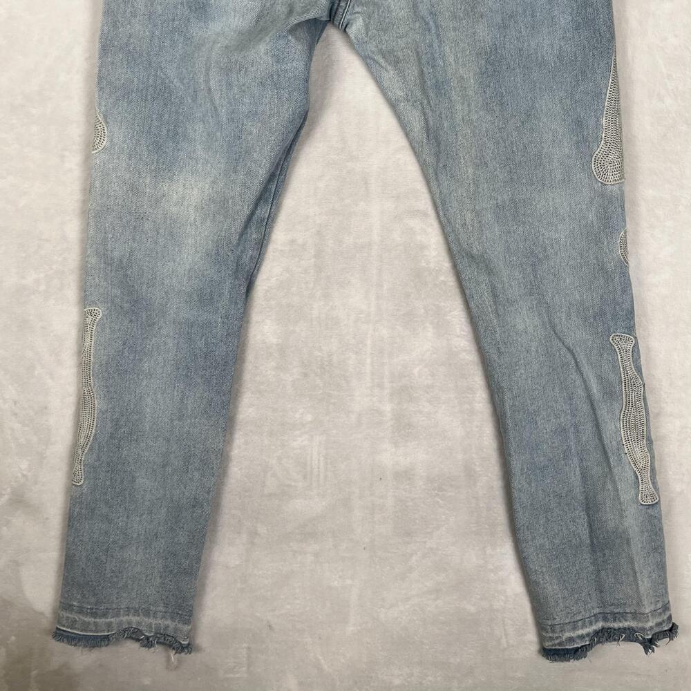Mnml Jeans Mens 31x34 Blue Slim Skinny Bones Embroidered Denim Light Wash Pants - Picture 9 of 10